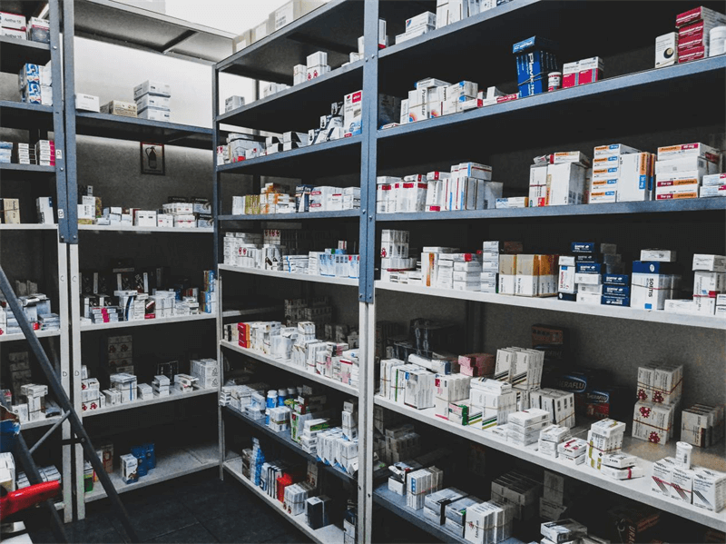 Retail pharmacy counter