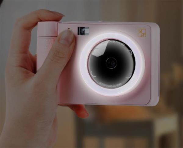 Z1 Instant Photo Camera Printer equipped with the soft light supplementary ring light