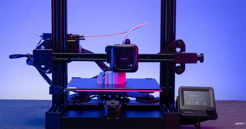 3D printing by the HPRT F210 FDM 3D Printer