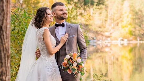Printing Wedding Photos: Online or at Home with a Photo Printer?