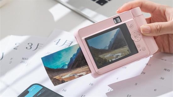 The Best Mini Instant Camera HPRT Z1, Your Ideal Partner for Party & Travelling