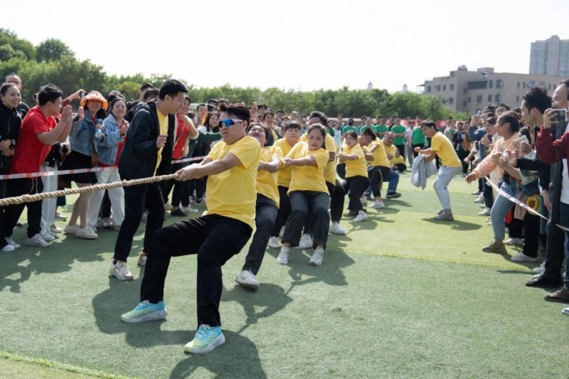 tug-of-war competition at the HPRT sports game.png